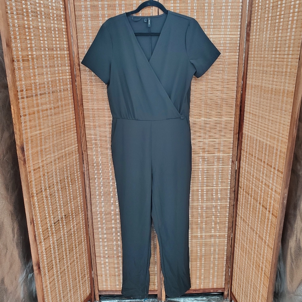 ♧ Vero Moda Black Jumpsuit Surplice Neckline Short Sleeve Size 38
